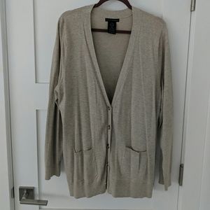 Cream sweater gold detail